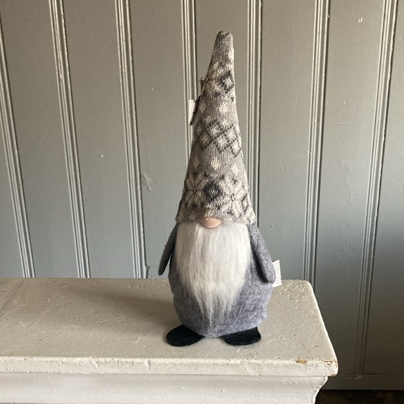 NWT- 14” Gray Christmas Holiday Gnome Decorstion w/ Gray & White Sweater Hat - Picture 8 of 17